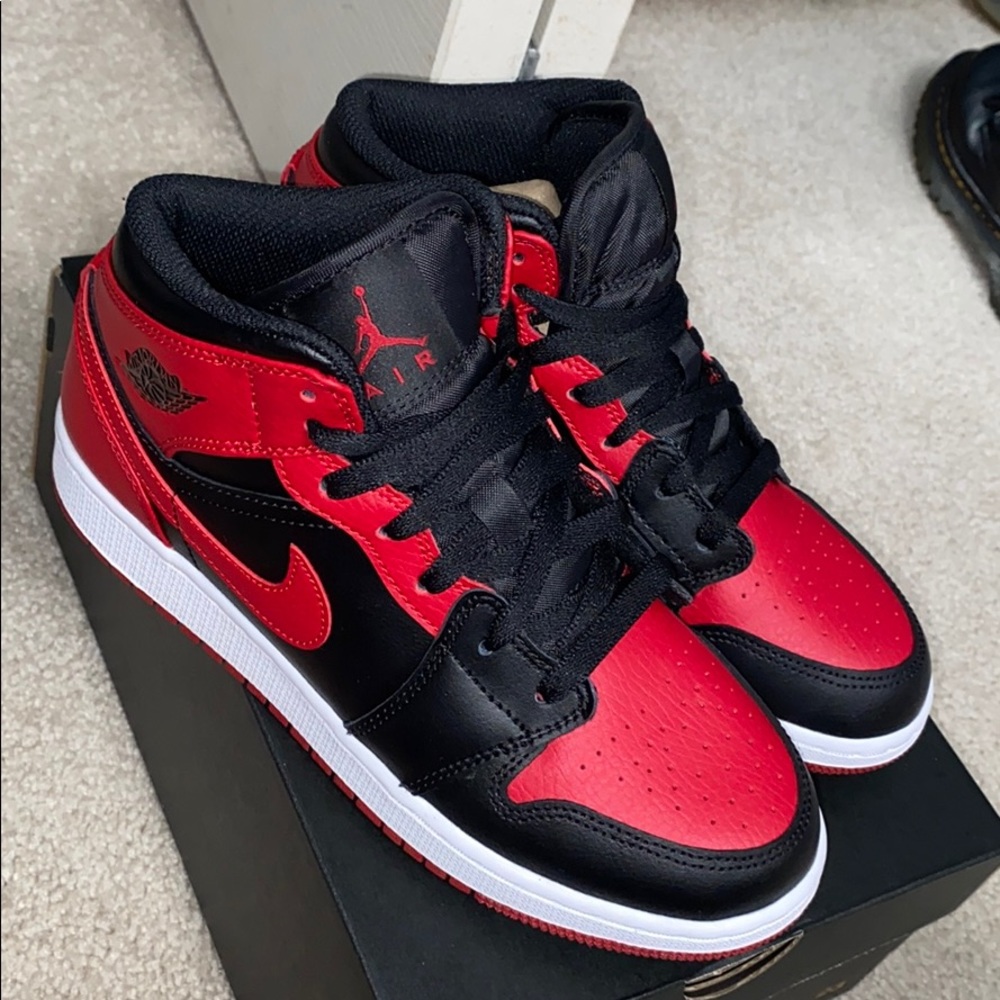 Air Jordan 1 mids